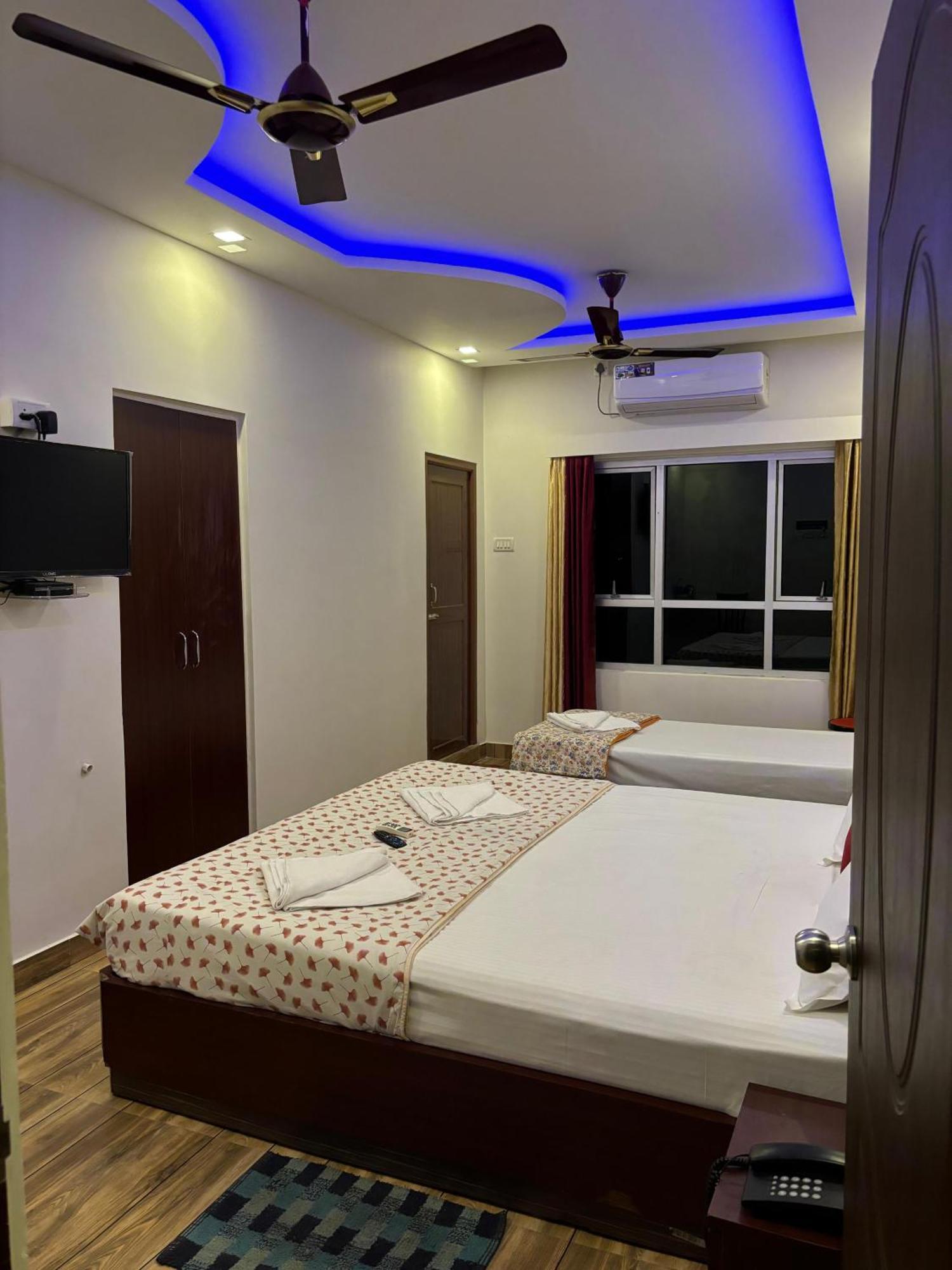 The Tamarind Tree Hotel & Restaurant Shadipur Exterior photo