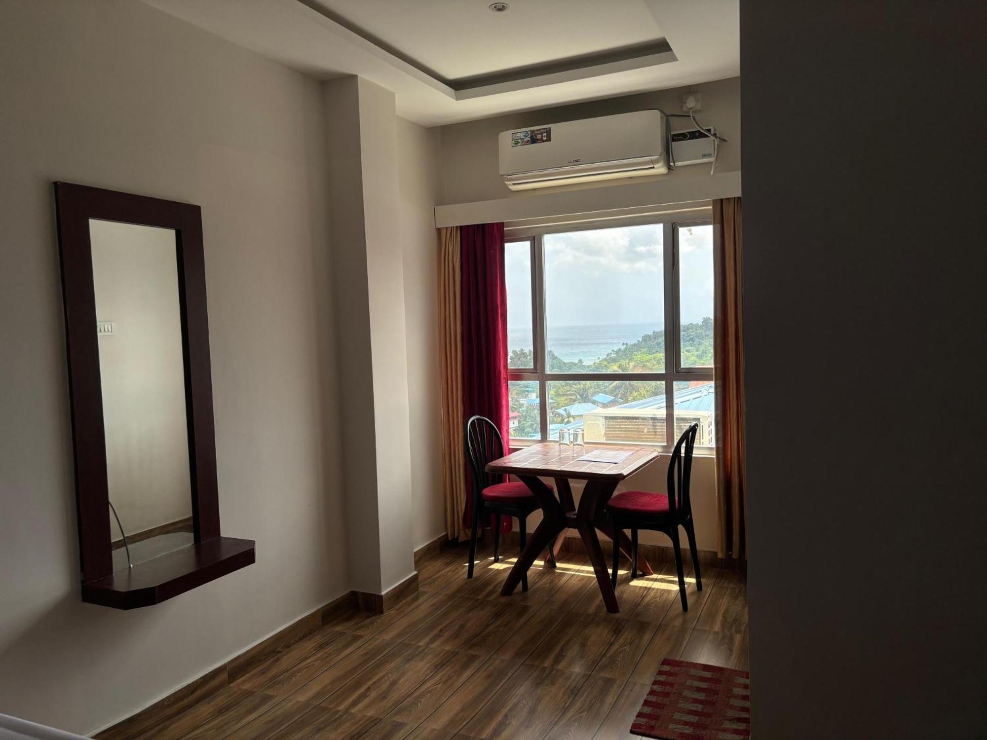 The Tamarind Tree Hotel & Restaurant Shadipur Exterior photo