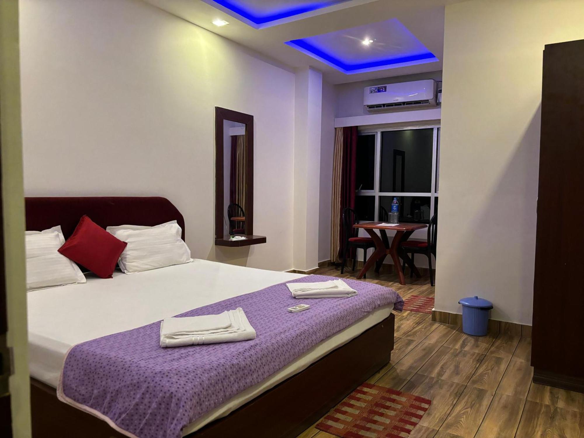The Tamarind Tree Hotel & Restaurant Shadipur Exterior photo