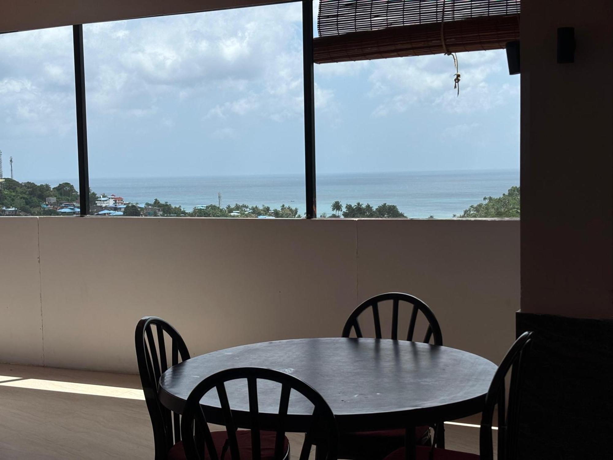 The Tamarind Tree Hotel & Restaurant Shadipur Exterior photo